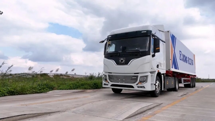 “双11”呼唤“当日达”！徐工4×2底充牵引车助力物流运输！