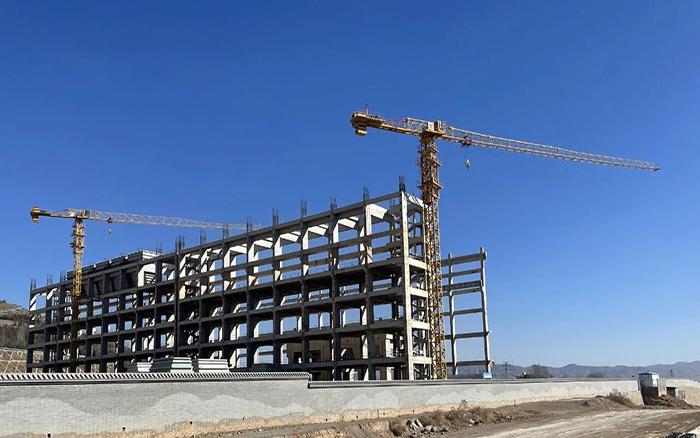 助力双碳 徐工塔机赋能低热值煤发电项目